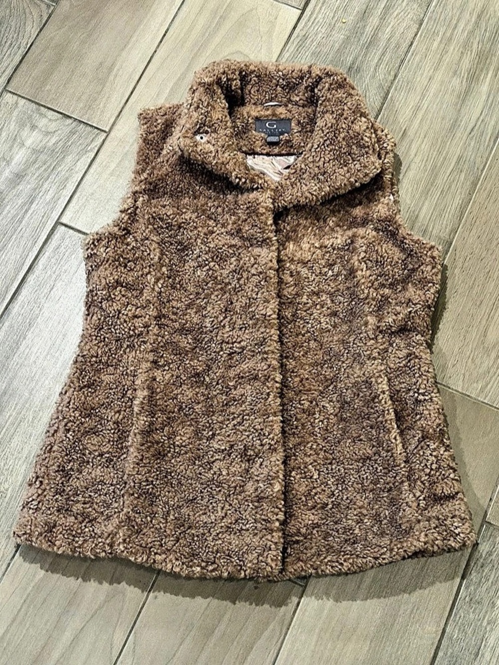 Gallery New York Faux Shearling Vest in Light Brown Tan Size Medium